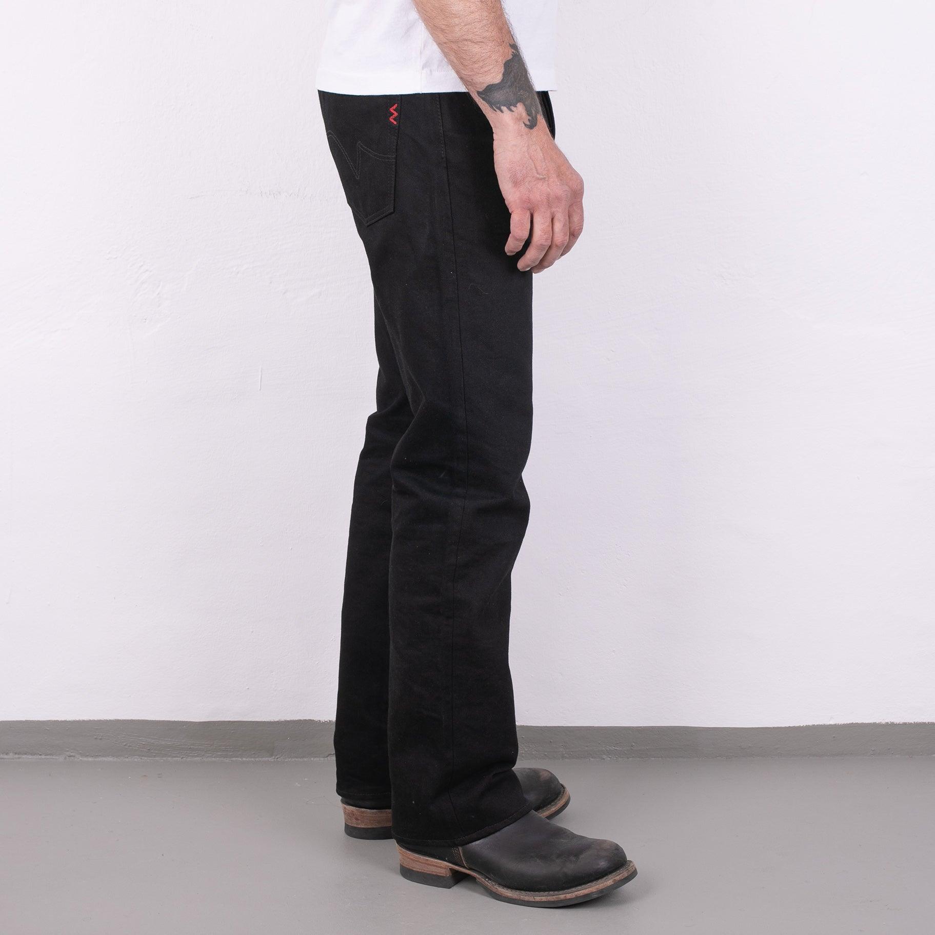 Image showing the IH-634S-142bb - 14oz Selvedge Denim Straight Cut Jeans Black/Black which is a Jeans described by the following info 634, Bottoms, Iron Heart, Jeans, Released, Straight and sold on the IRON HEART GERMANY online store