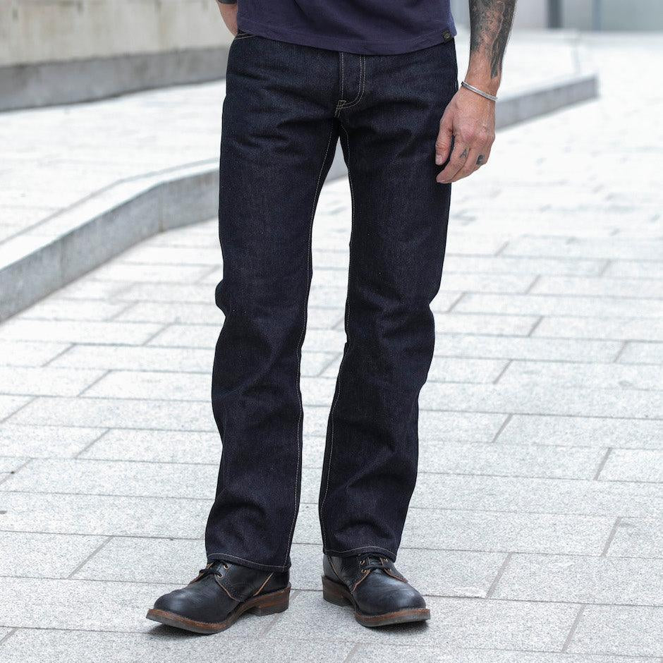 Image showing the IH-634S-142 - 14oz Selvedge Denim Straight Cut Jeans Indigo which is a Jeans described by the following info 634, Bottoms, Iron Heart, Jeans, Released, Straight and sold on the IRON HEART GERMANY online store