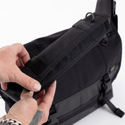 PO-HEAT-MESSENGER-BLK - Porter-Yoshida & Co. HEAT MESSENGER BAG (L) - Black