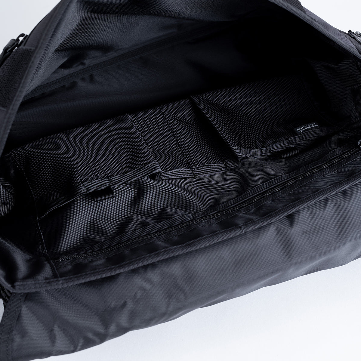 PO-HEAT-MESSENGER-BLK - Porter-Yoshida & Co. HEAT MESSENGER BAG (L) - Black