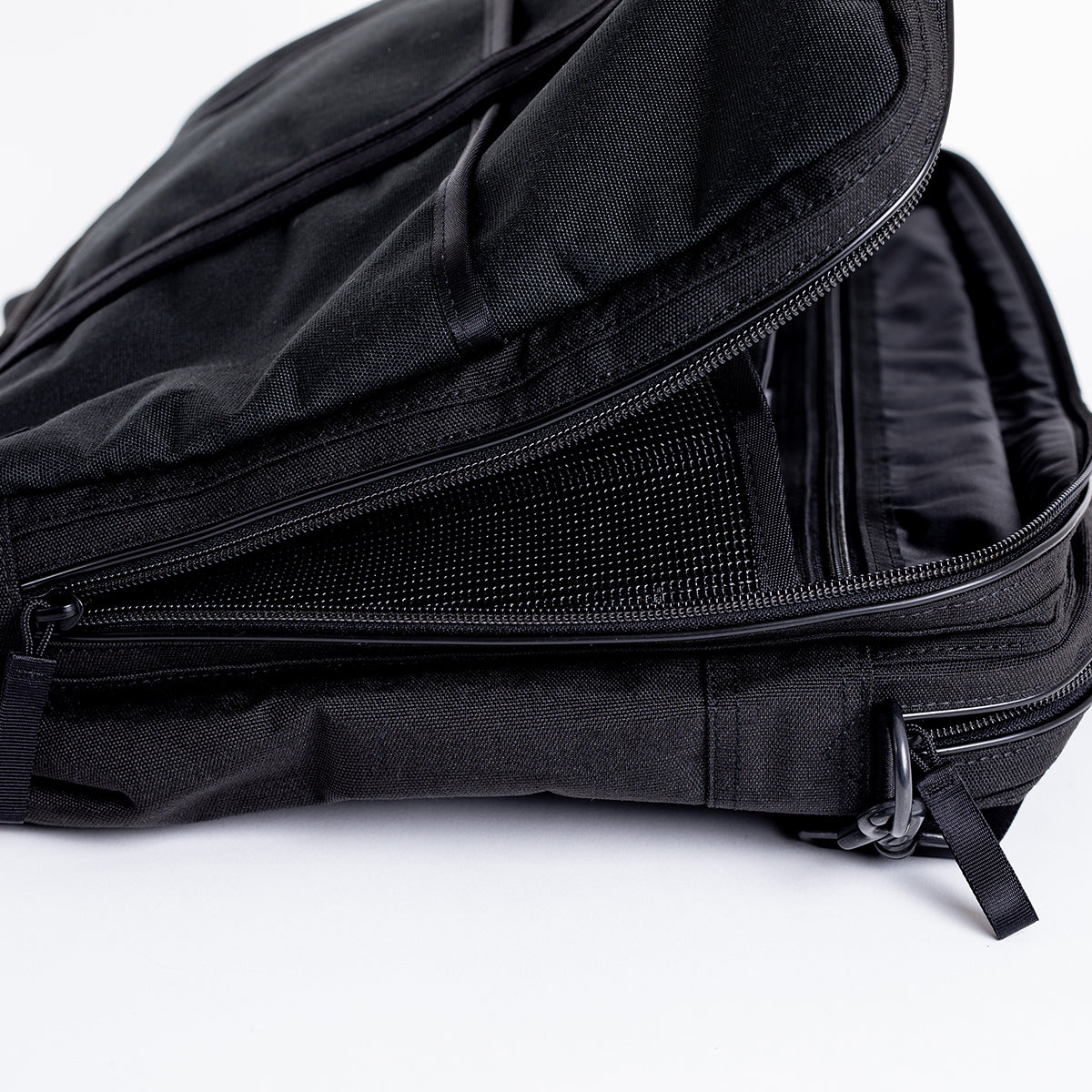 PO-HYB-2WAY-BRIEFCASE-BLK - Porter-Yoshida & Co. HYBRID 2WAY BRIEFCASE - Black