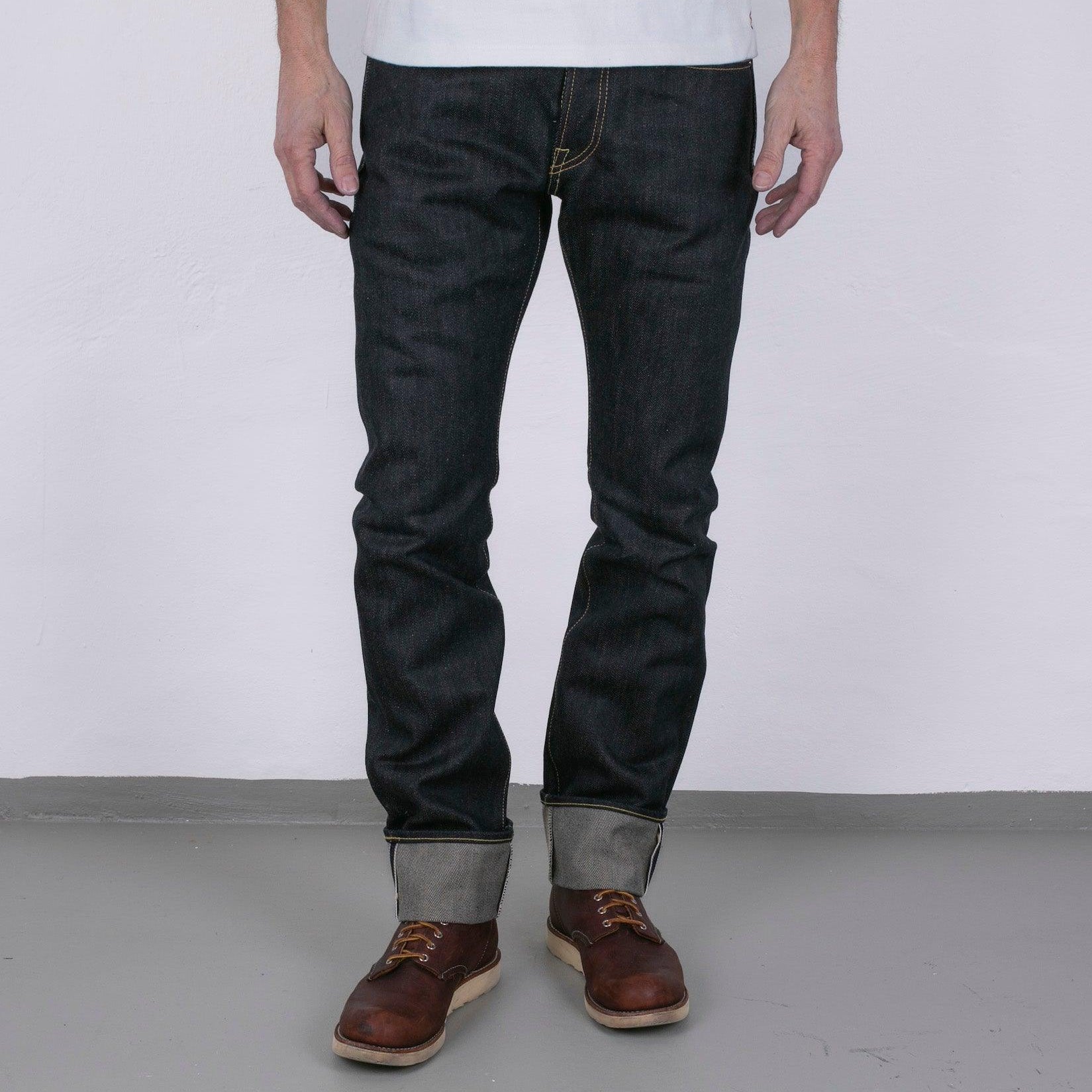 Image showing the IH-555-XHS - 25oz Selvedge Denim Slim Straight Cut Jeans in Indigo which is a Jeans described by the following info 555, Bottoms, Iron Heart, Jeans, Released and sold on the IRON HEART GERMANY online store