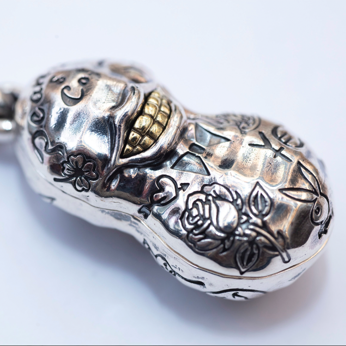 PE-TATTOO-LARGE-SIL - Peanuts & Co TATTOO PEANUTS Pendant Large - Silver