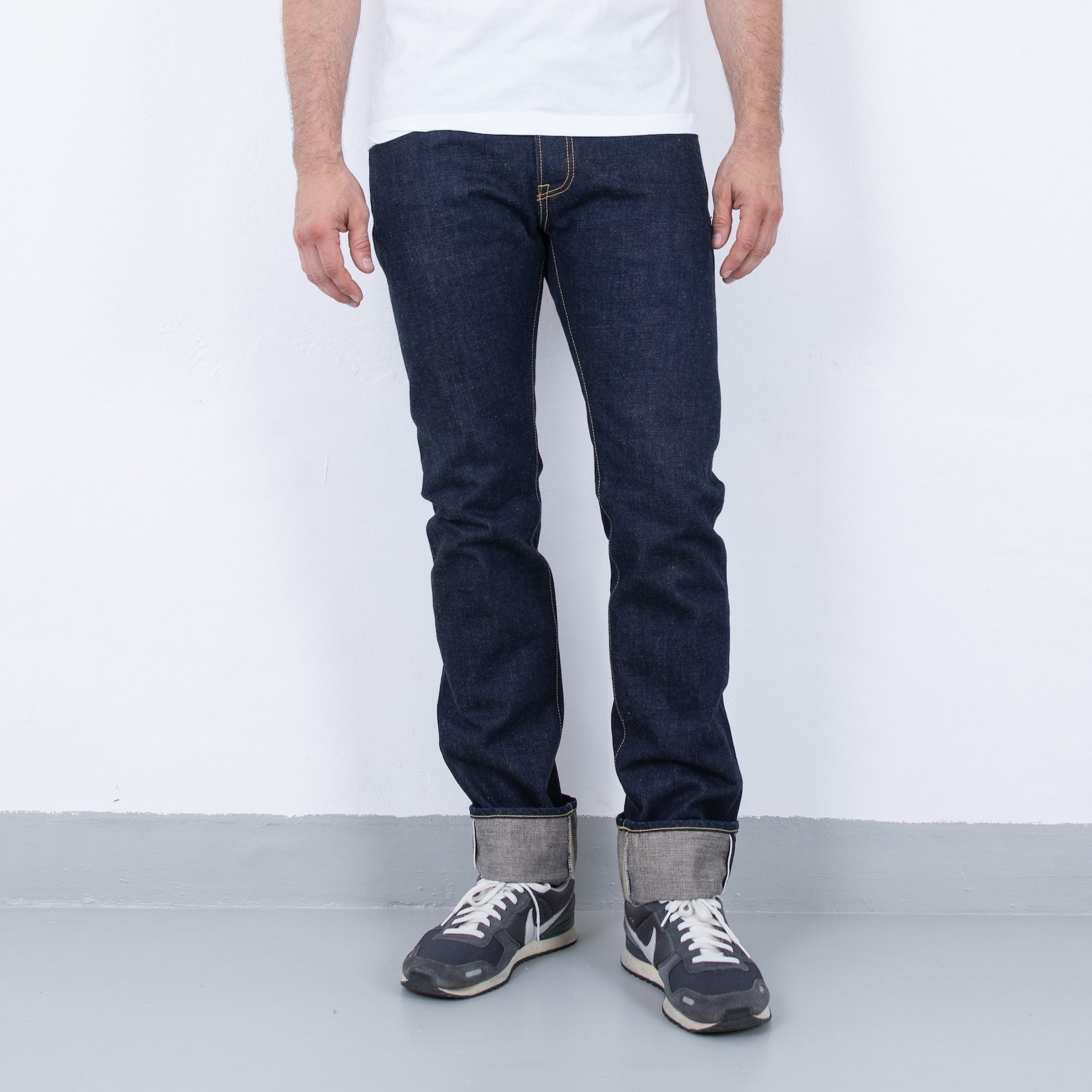 IH-777S-18 - 18oz Vintage Selvedge Denim Slim Tapered Cut Jeans - Indigo