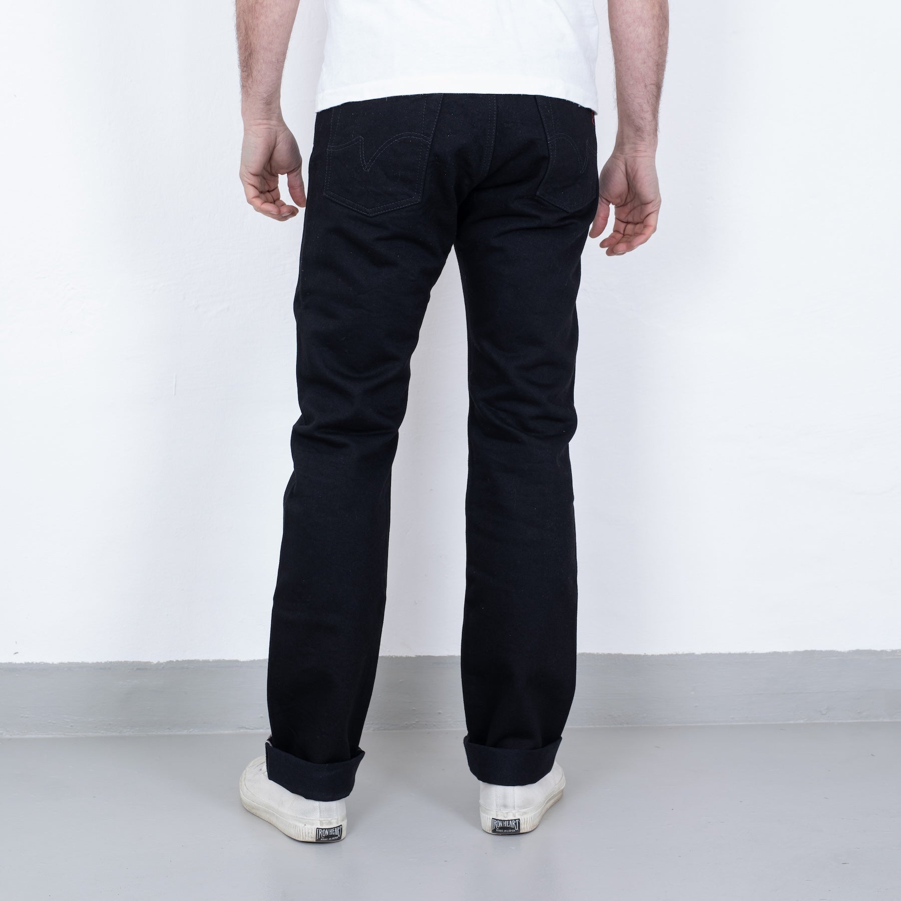 IH-888S-142BB - 14oz Selvedge Denim Medium/High Rise Tapered Jeans - Black/Black