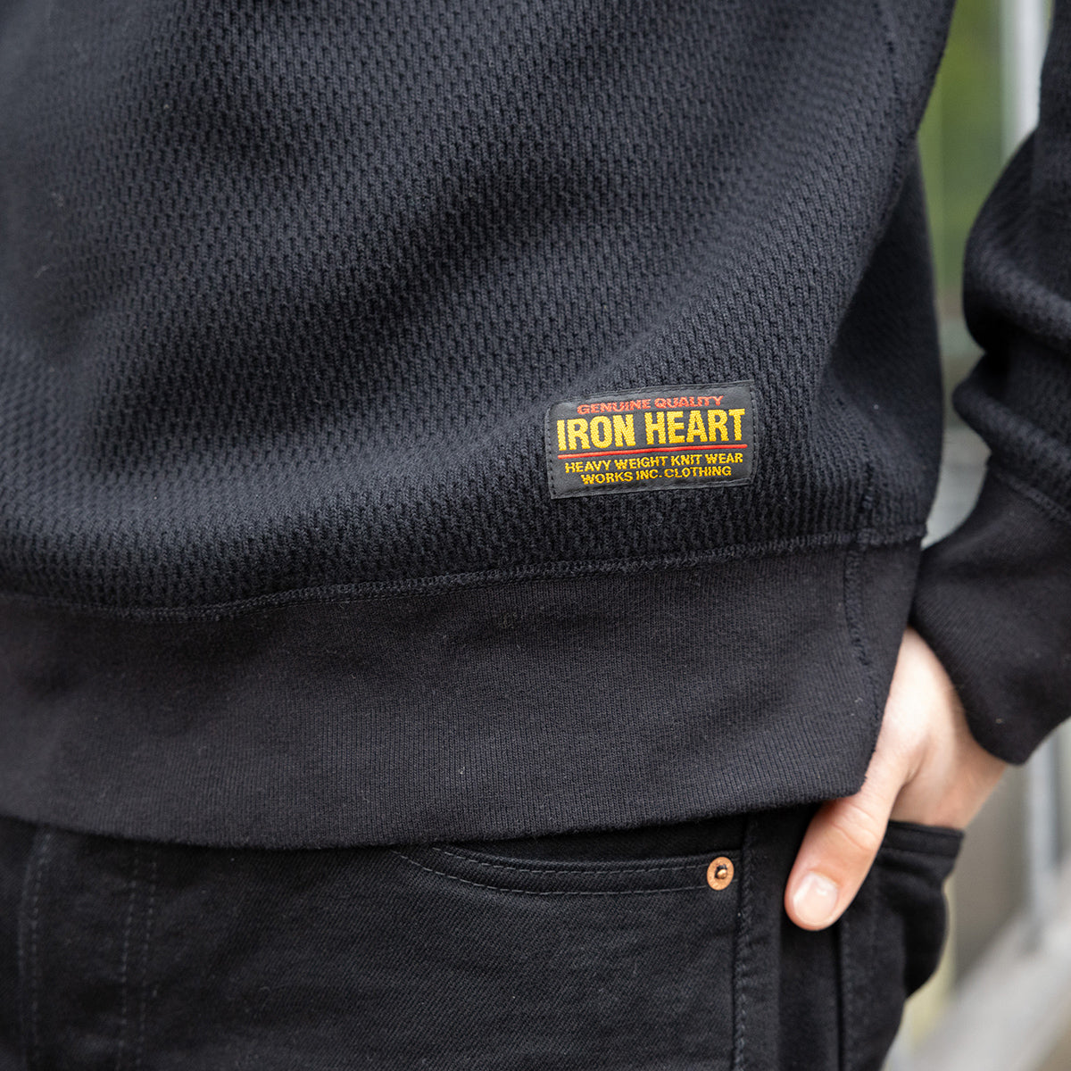 IHSW-86-BLK - FW26 - Heavyweight Thermal Crew Neck Sweater - Black