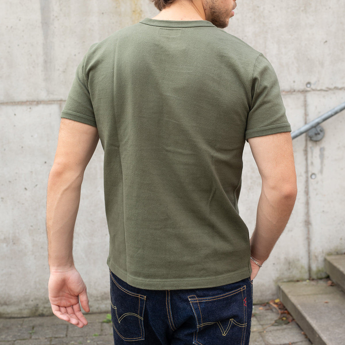 IHT-1600-OLV - 11oz Crew Neck T-Shirt - Olive