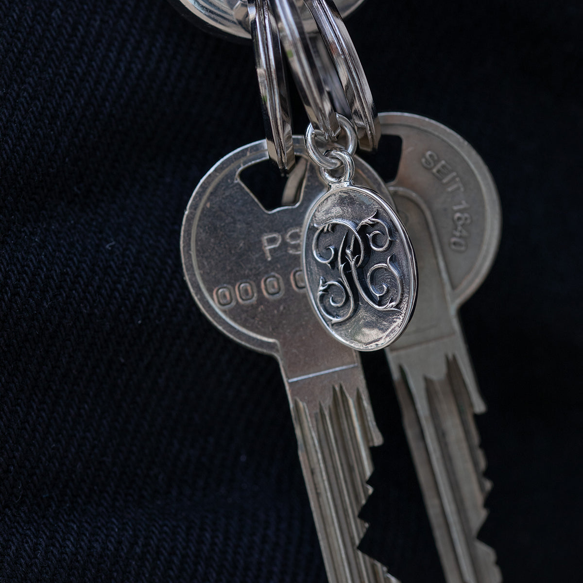 PE-CARABINER-BERO-SIL - Peanuts & Co CARABINER BERO PEANUTS - Silver