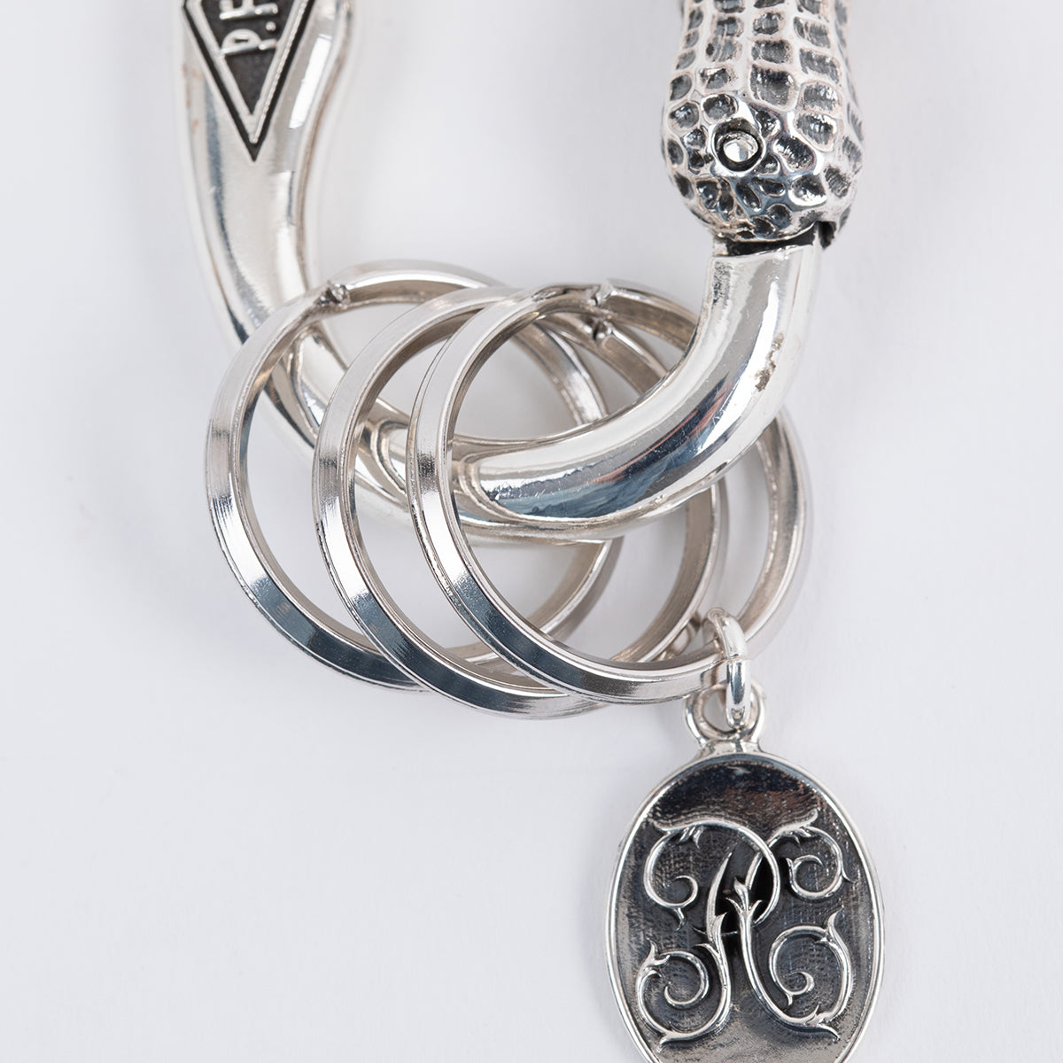 PE-CARABINER-BERO-SIL - Peanuts & Co CARABINER BERO PEANUTS - Silver