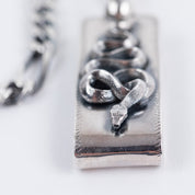 PE-SNAKE-WALLETCHAIN-SIL - Peanuts & Co SNAKE CLIP WALLET CHAIN - Silver