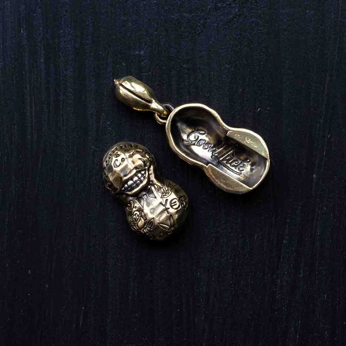 PE-TATTOO-LARGE-BRA - Peanuts & Co TATTOO PEANUTS Pendant Large- Brass/ Silver
