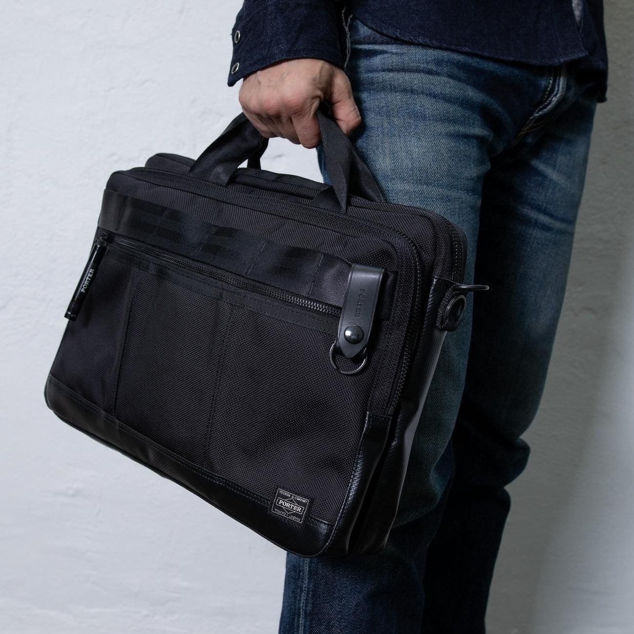 Porter-Yoshida_Co.-HEAT2WAYBRIEFCASE-BLK_018_24_09.jpg