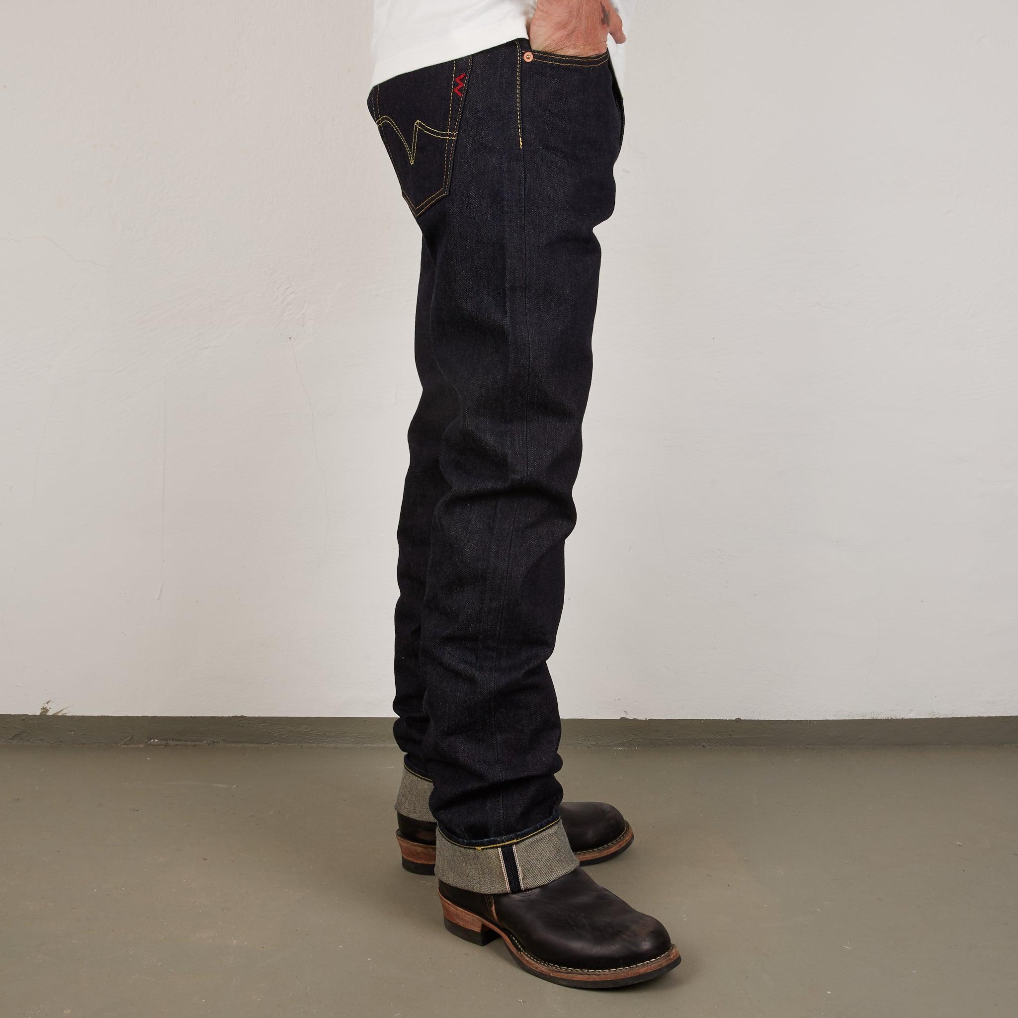 Image showing the IH-634S-142 - 14oz Selvedge Denim Straight Cut Jeans Indigo which is a Jeans described by the following info 634, Bottoms, Iron Heart, Jeans, Released, Straight and sold on the IRON HEART GERMANY online store